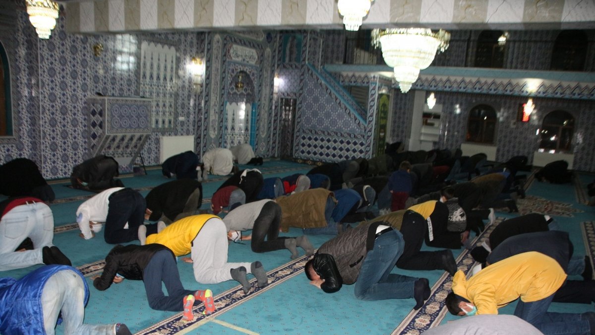 Varto'da Berat Kandili programına yoğun ilgi