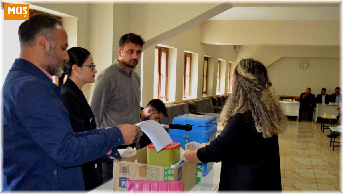 Varto'da hacı adaylarını bilgilendirme ve aşı çalışması yapıldı
