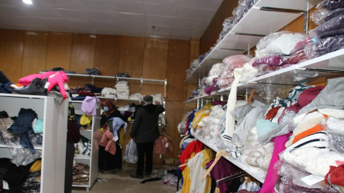 Varto'da ihtiyaç sahibi 4 bin kişiye giyim yardımı