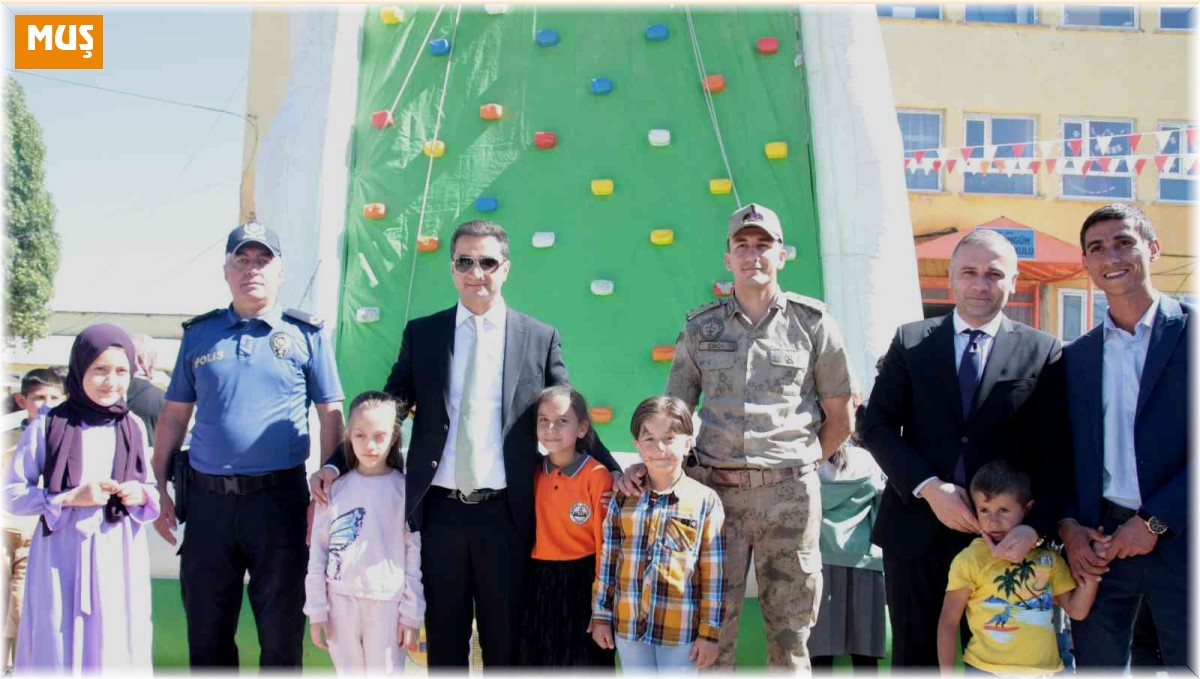 Varto'da ilk kez çocuk festivali düzenlendi