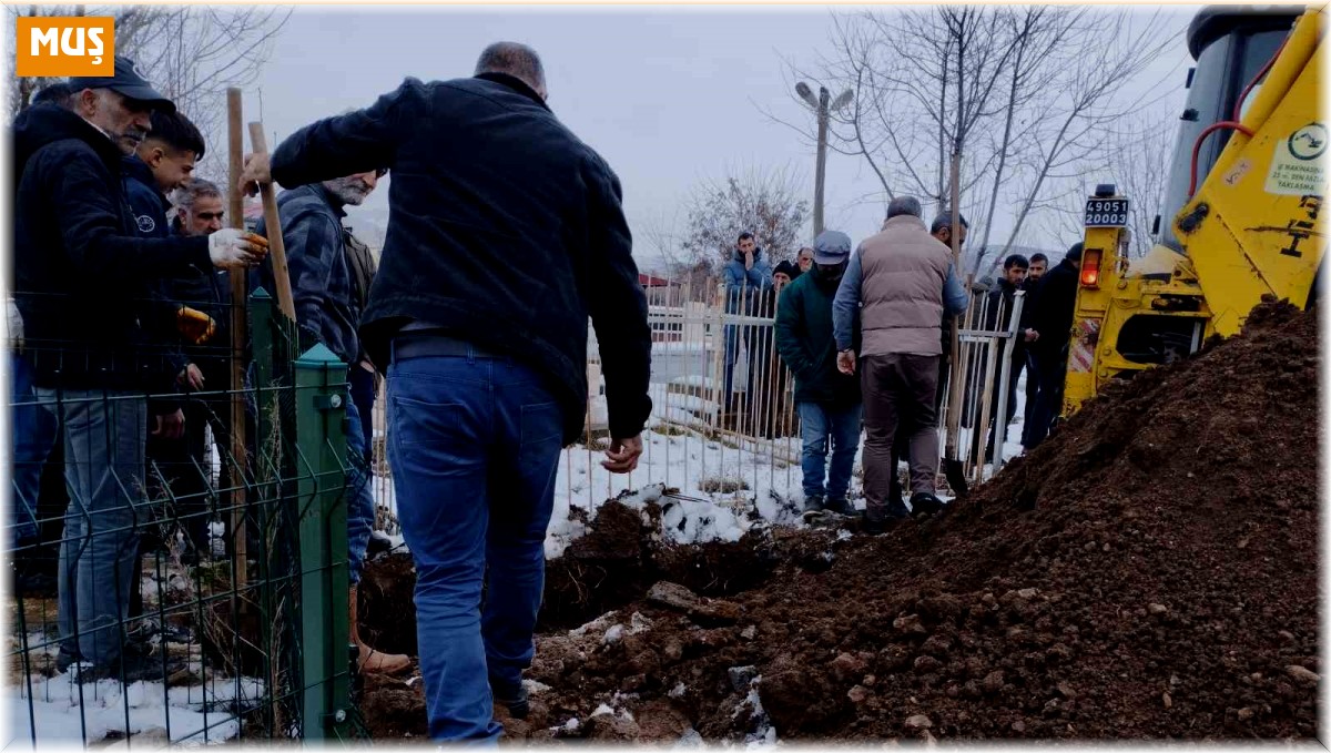 Varto'da intihar eden 2 öğrenci toprağa verildi