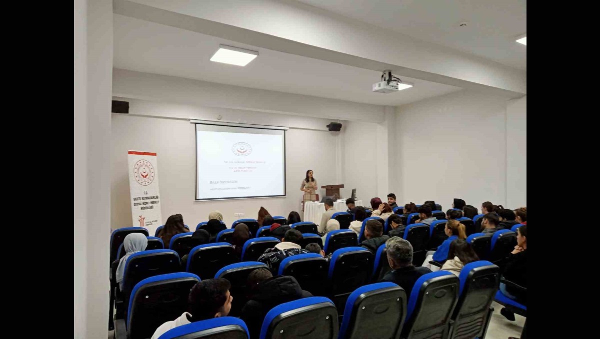 Varto'da öğrencilere 'Hayat arkadaşımı nasıl seçebilirim' eğitimi