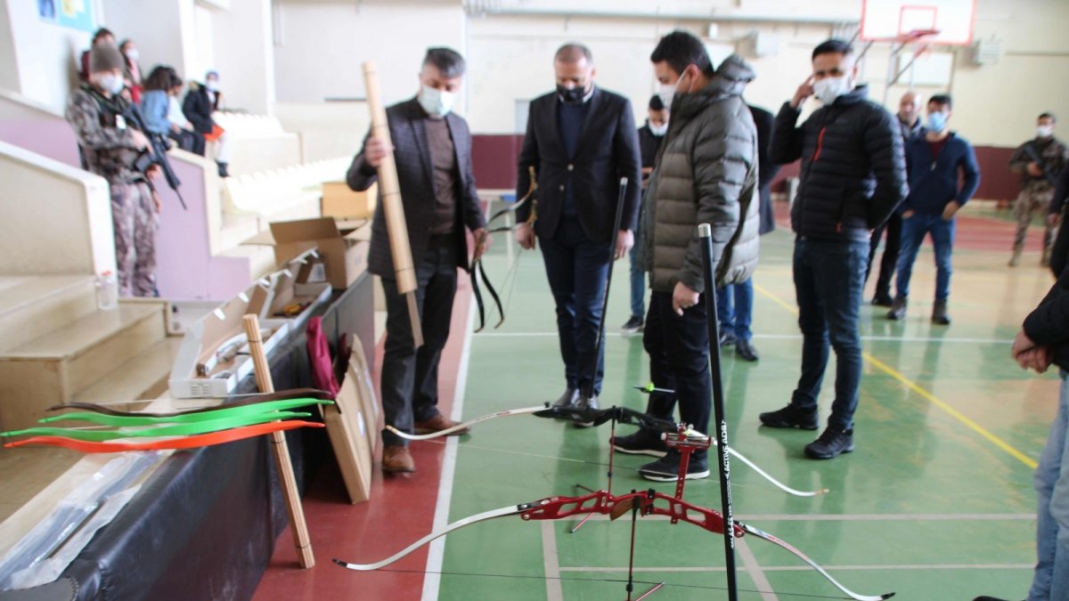 Varto'da okçuluk kursu açıldı
