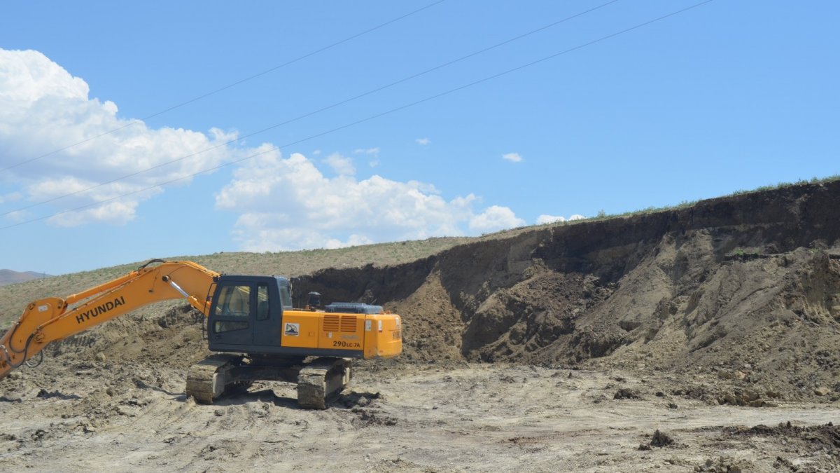 Varto'da toprak kayması: 1 yaralı