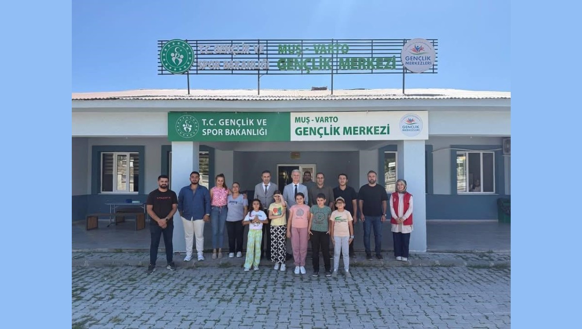 Varto'daki spor tesisleri gençlerle dolup taşıyor