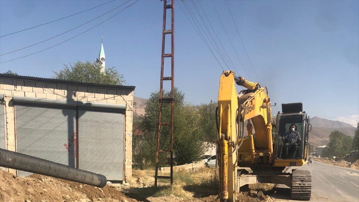 VASKİ altyapı çalışmalarını sürdürüyor