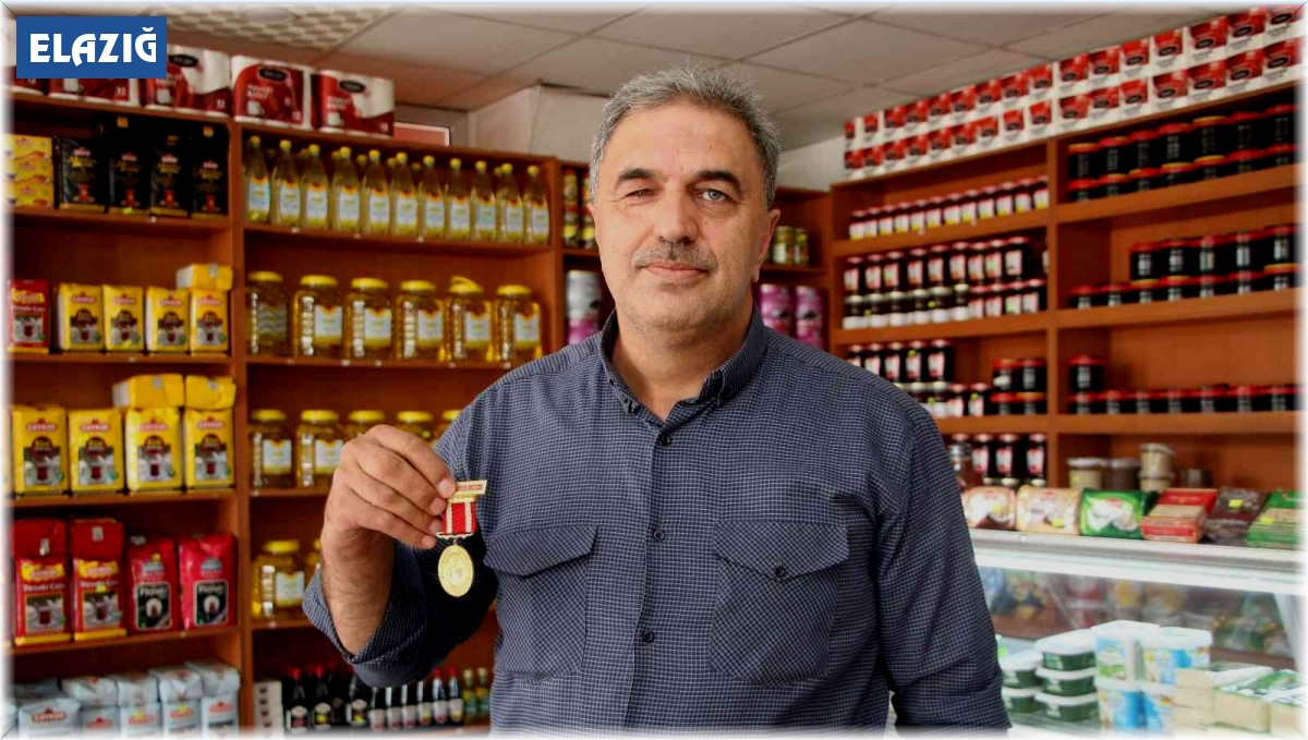 Vatan için gözünü feda eden gazi Saydam; "Vatana diğer gözümü, bacağımı, kolumu ve tüm varlığımı da veririm"