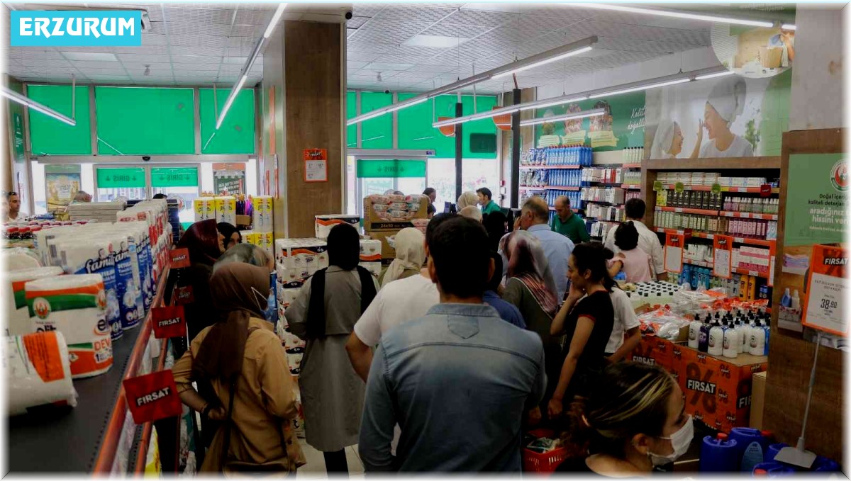 Vatandaşlar Tarım Kredi marketlerine akın etti