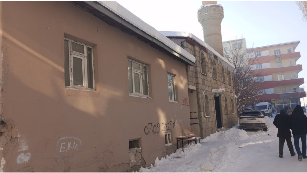Vatandaşlar Tepkili: Diyadin Merkez Camii Abdesthanesi Onarım Bekliyor