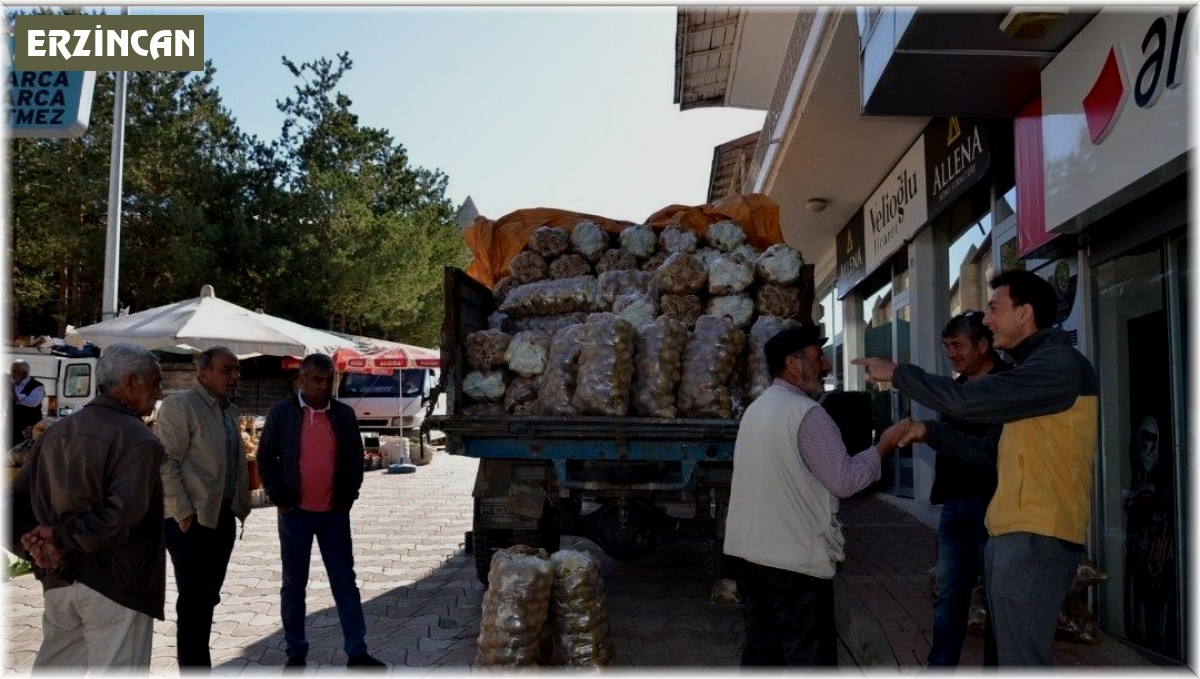 Vatandaşların kışlık patates stoku başladı