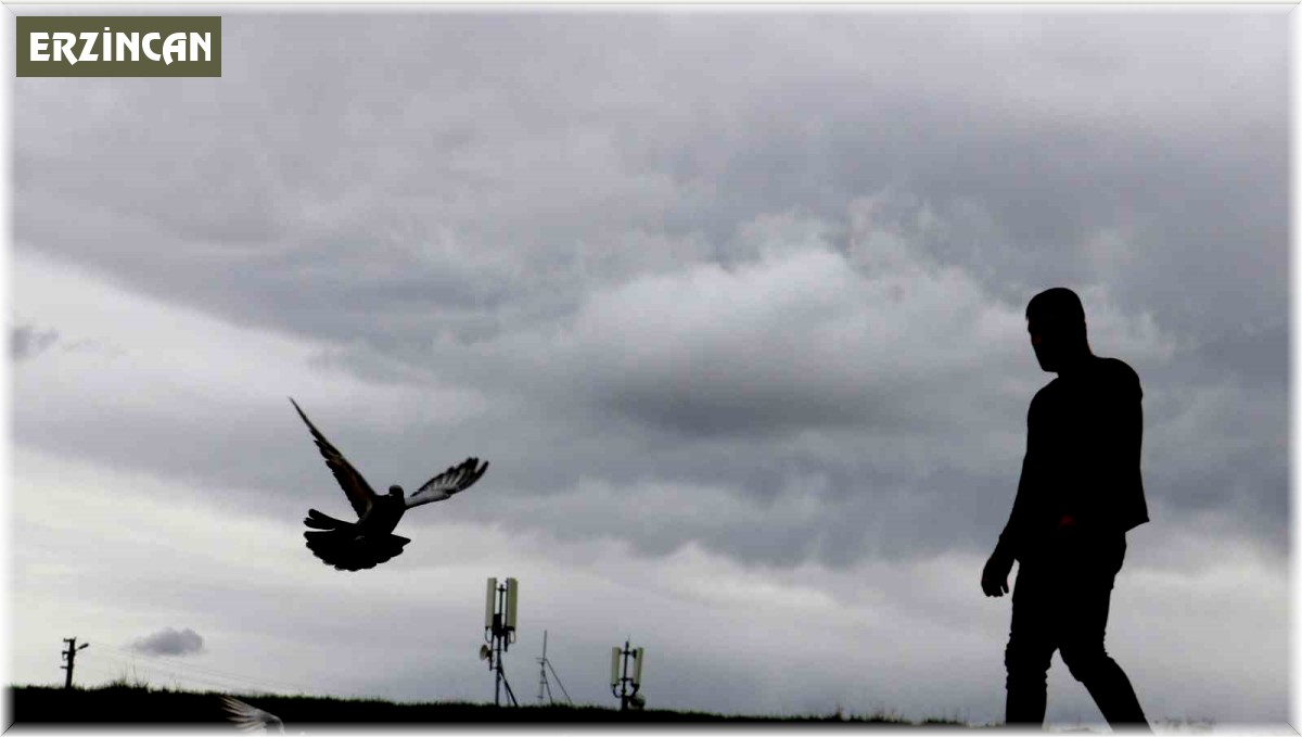 Vazgeçilmeyen bir tutku, saatlerce yanlarında bekliyorlar