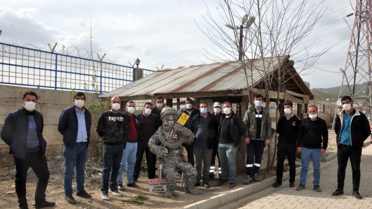 VEDAŞ görevlileri hurda malzemeleri sanata çevirdi