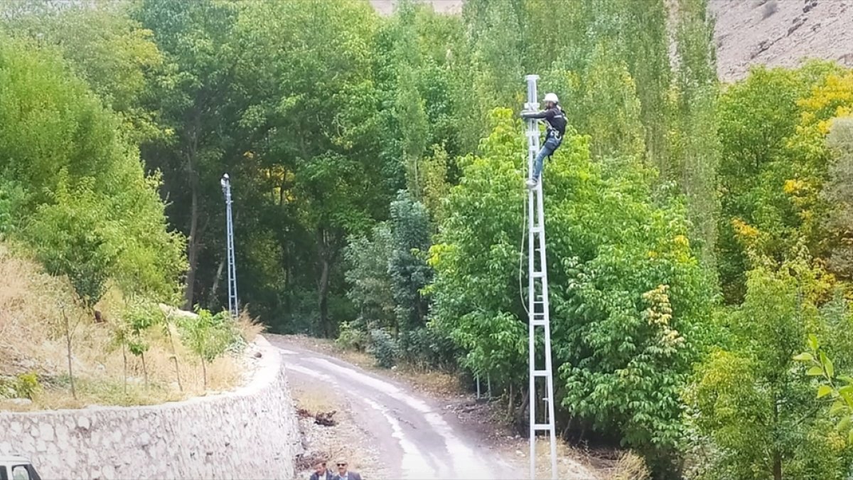 VEDAŞ, Hakkari'de enerji altyapısını güçlendiriyor