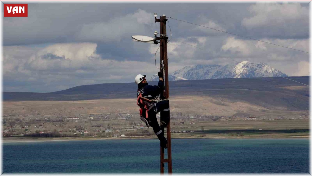 VEDAŞ personellerinin kırsal bölgede bayram mesaisi
