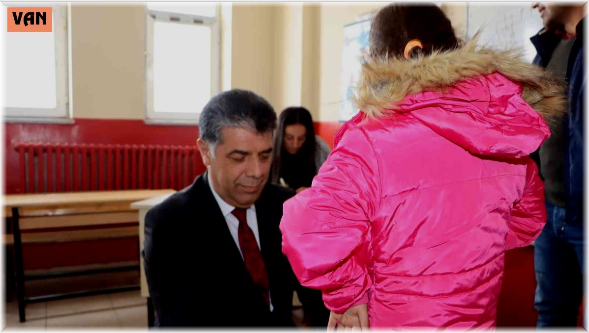 VEDAŞ'tan öğrencilere 'Her Mevsim Tebessüm' hediyesi