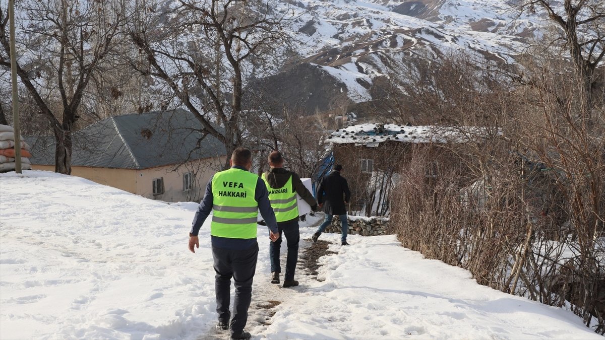 Vefa ekipleri yeni yılda da ihtiyaç sahiplerinin yardımına koşuyor