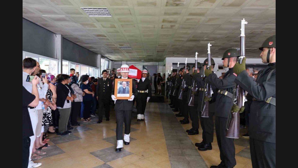 Vefat eden Kıbrıs Gazisi son yolculuğuna uğurlandı