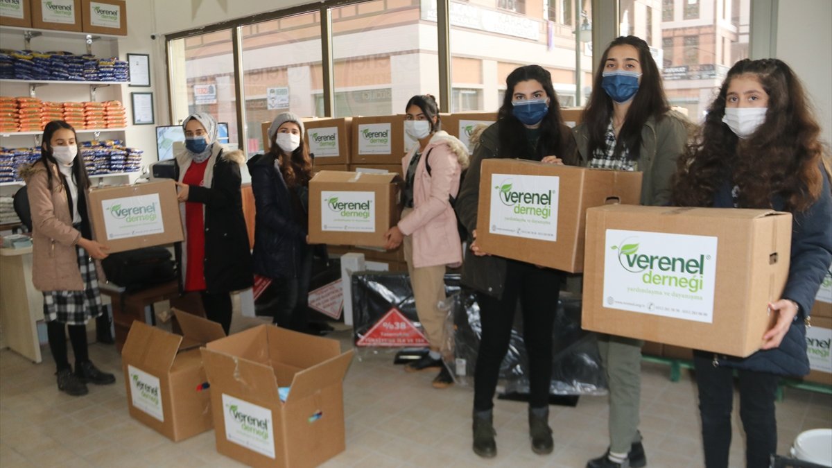 Verenel Derneği, Erciş'te ihtiyaç sahiplerinin yüzünü güldürüyor