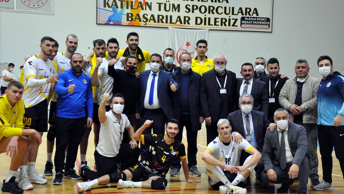 Voleybol: AXA Sigorta Efeler Ligi
