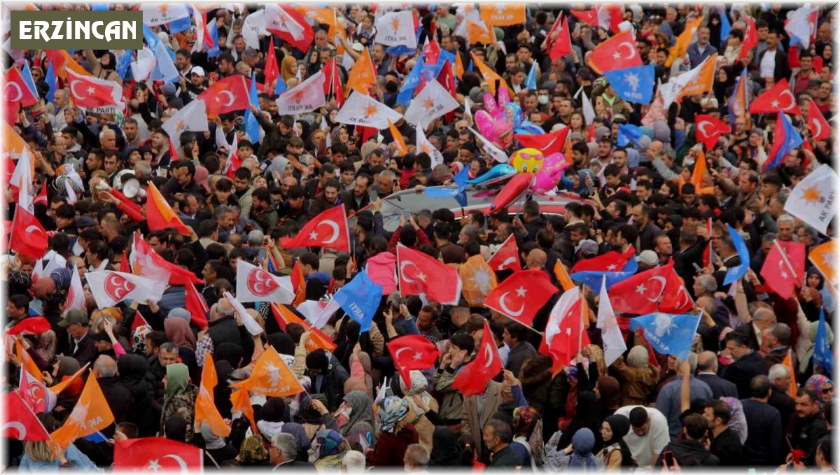 Yağmur altında Togg sevgisi