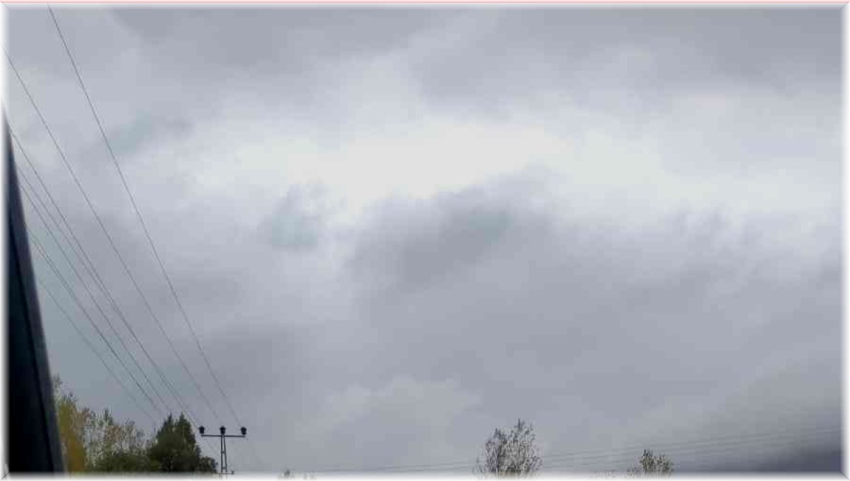 Yağmur Erciş'te sele neden oldu