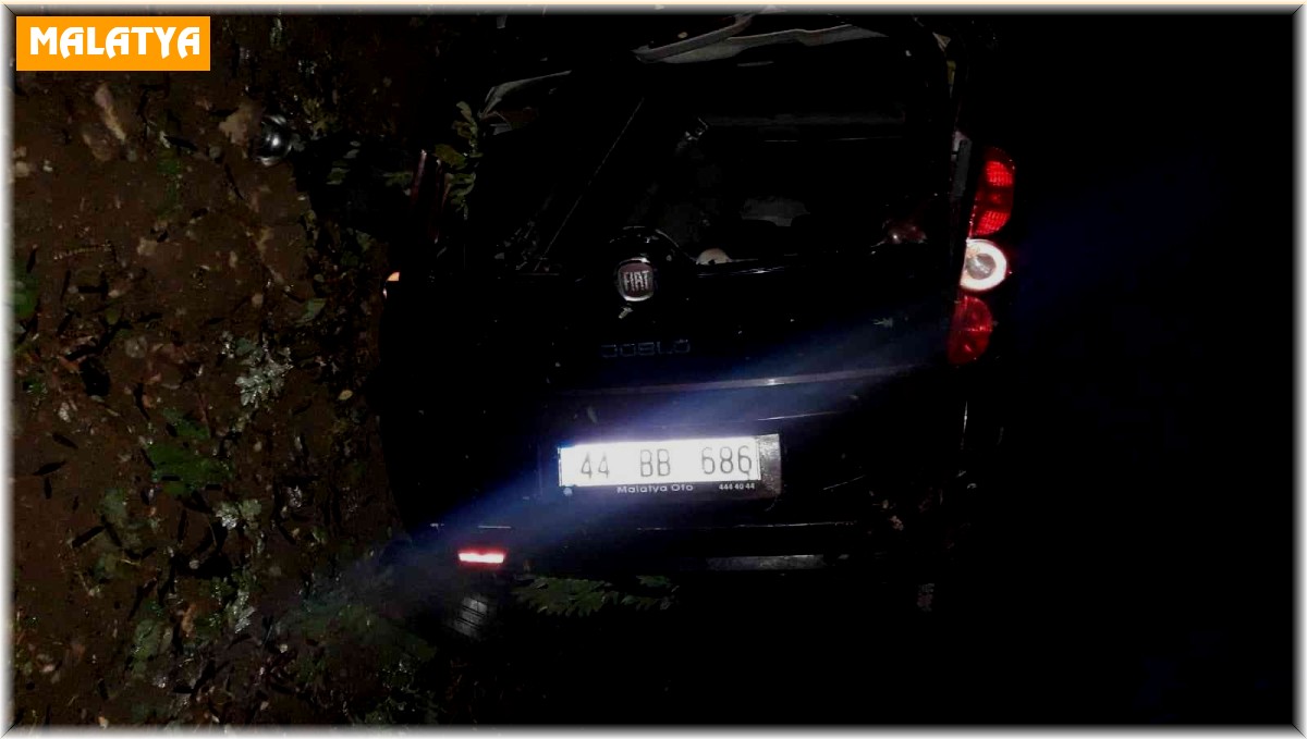 Yağmur kazaya yol açtı, kayan araç takla attı: 1 yaralı