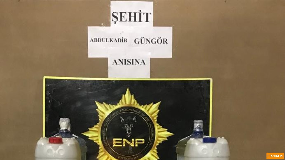 Yakıt deposunun içindeki zuladan 160 kilo sıvı uyuşturucu çıktı