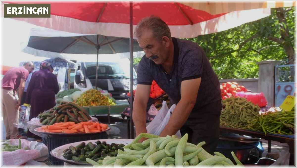 Yaklaşan kış ayları nedeniyle turşuluk ürünler pazardaki yerini aldı