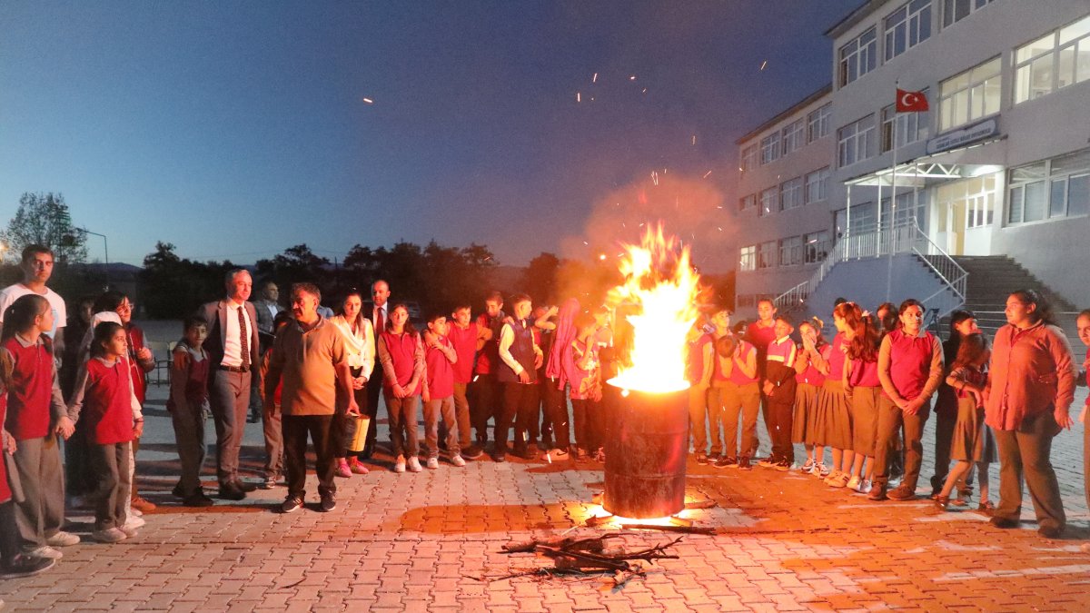 Yaklaşık 350 Öğrenci Buluştu: Ağrı'da "Okulum Beni Bekler" Etkinliği