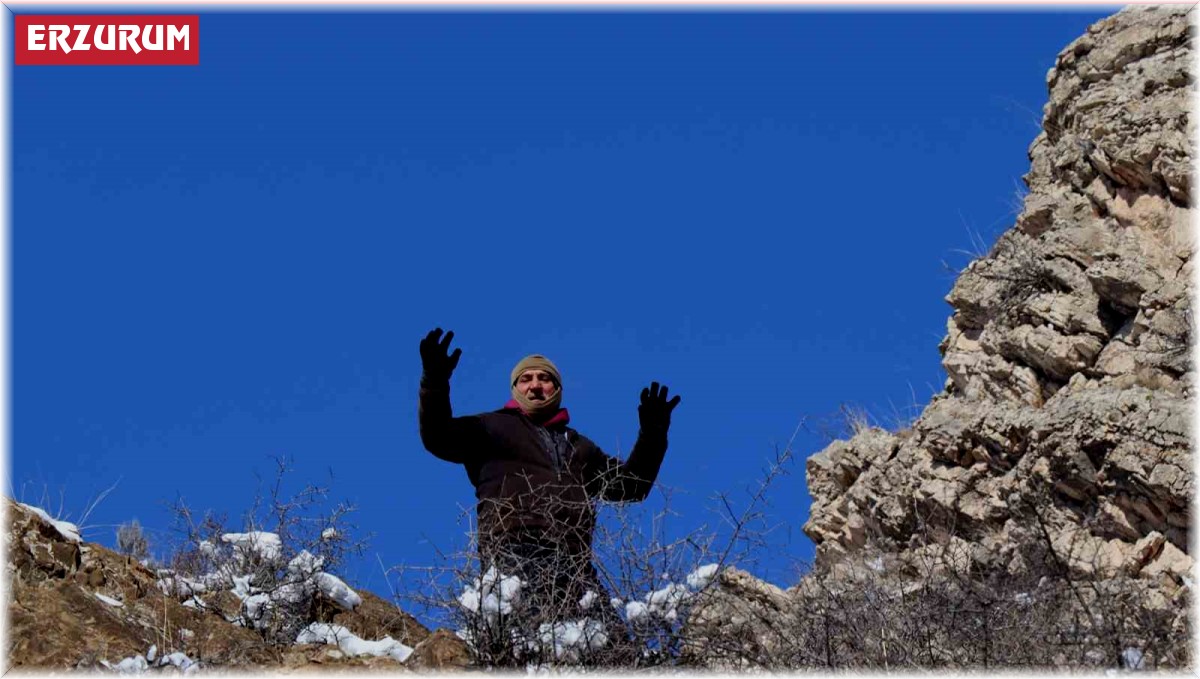 'Yalnız Kurt' lakaplı Nizam Kul, Sitare Dağı'na koşarak tırmanıyor