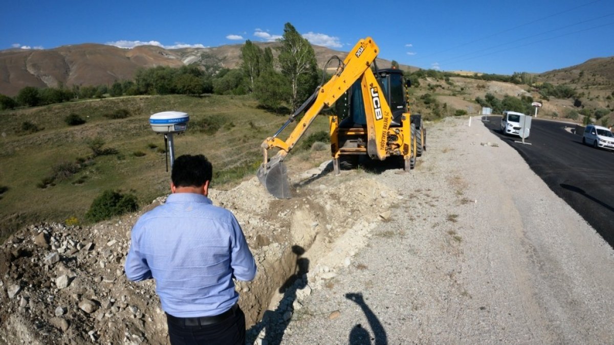 Yalnızbağ ve Esentepe mahalleri içme suyu hatları yenilendi