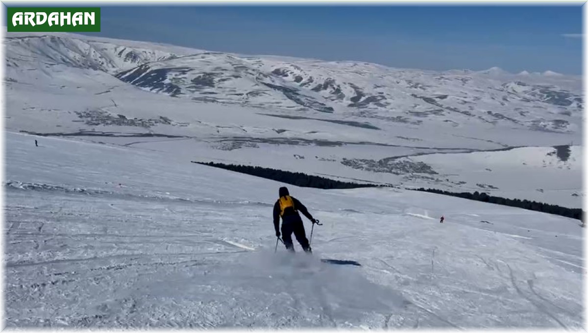 Yalnızçam Kayak Merkezi'nde hafta sonu yoğunluğu