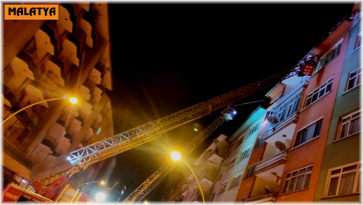 Yangında 5 yabancı uyruklu şahıs hastanelik oldu