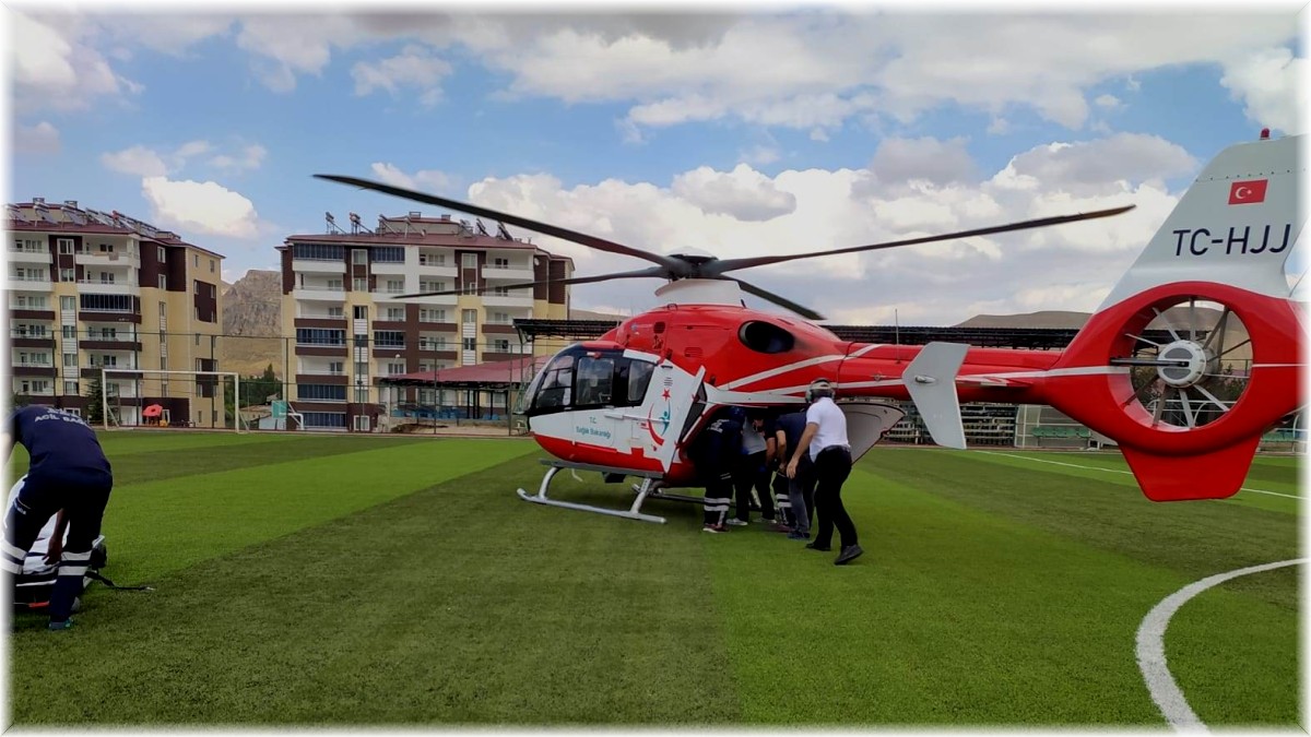 Yaralı gencin imdadına hava ambulansı yetişti