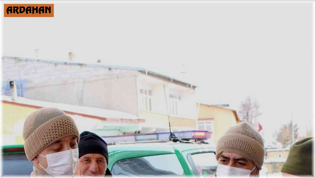 Yaralı ve donmak üzere olan Puhu kuşu tedavi altına alındı