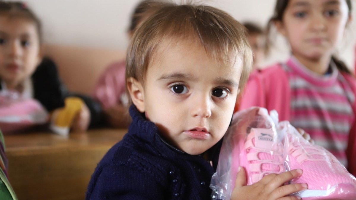 Yardım elleri, köy çocukları okusun diye birleşiyor