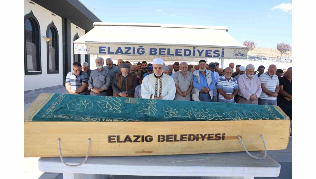 Yarım saat ara ile 2 otomobilin çarptığı yaşlı adam hayatını kaybetti