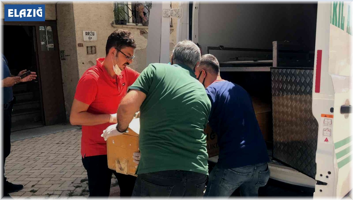 Yaşlı adam evinde ölü bulundu