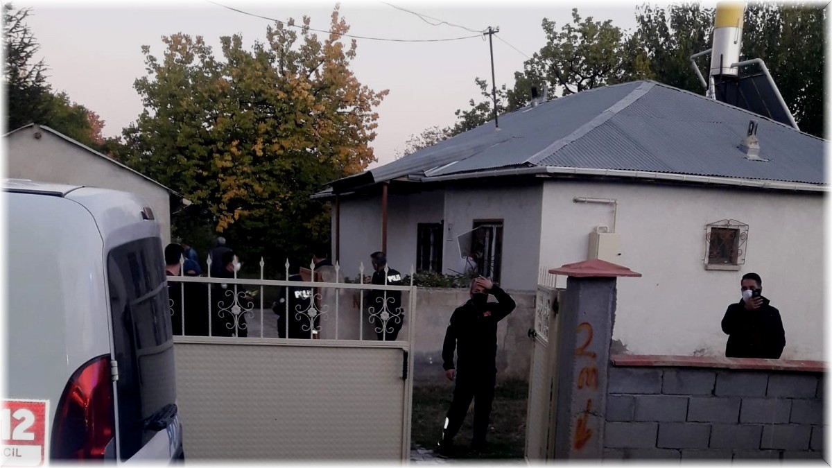 Yaşlı adam evinde ölü bulundu