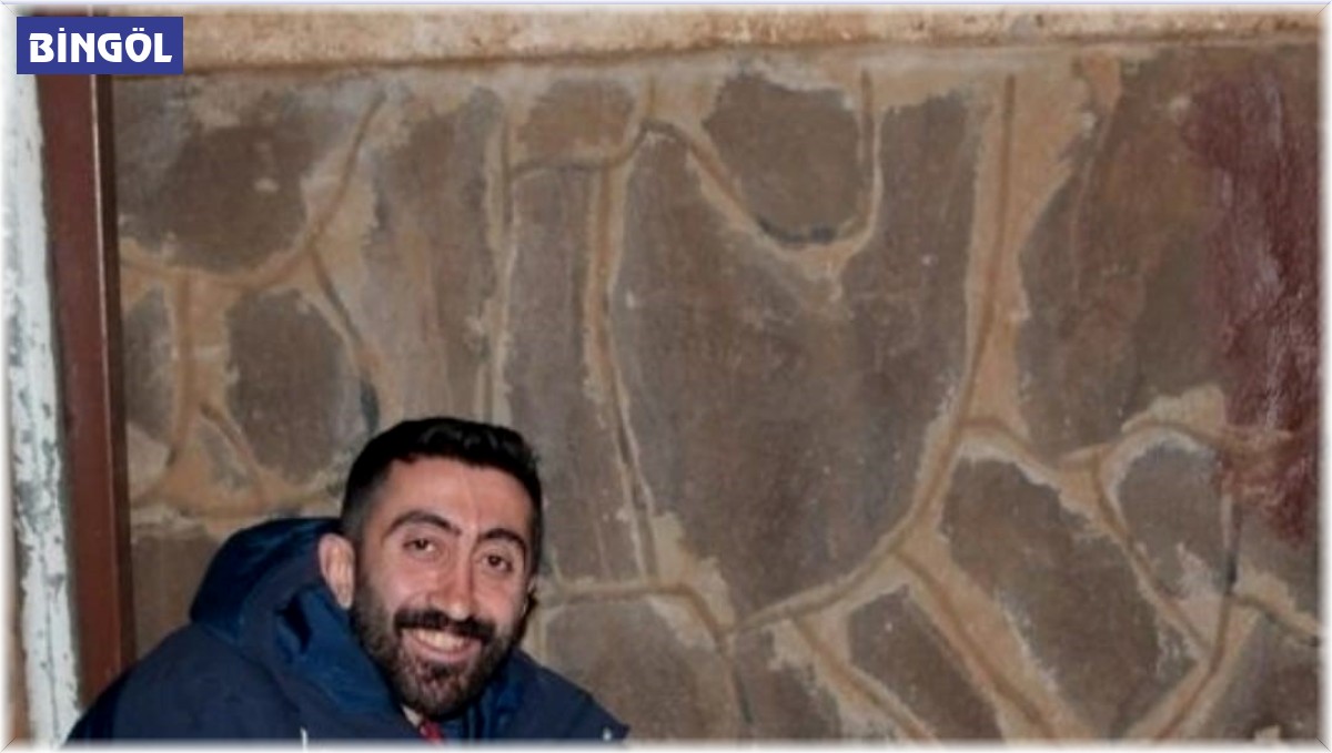 Yavru kediyi boğulmaktan kurtardı