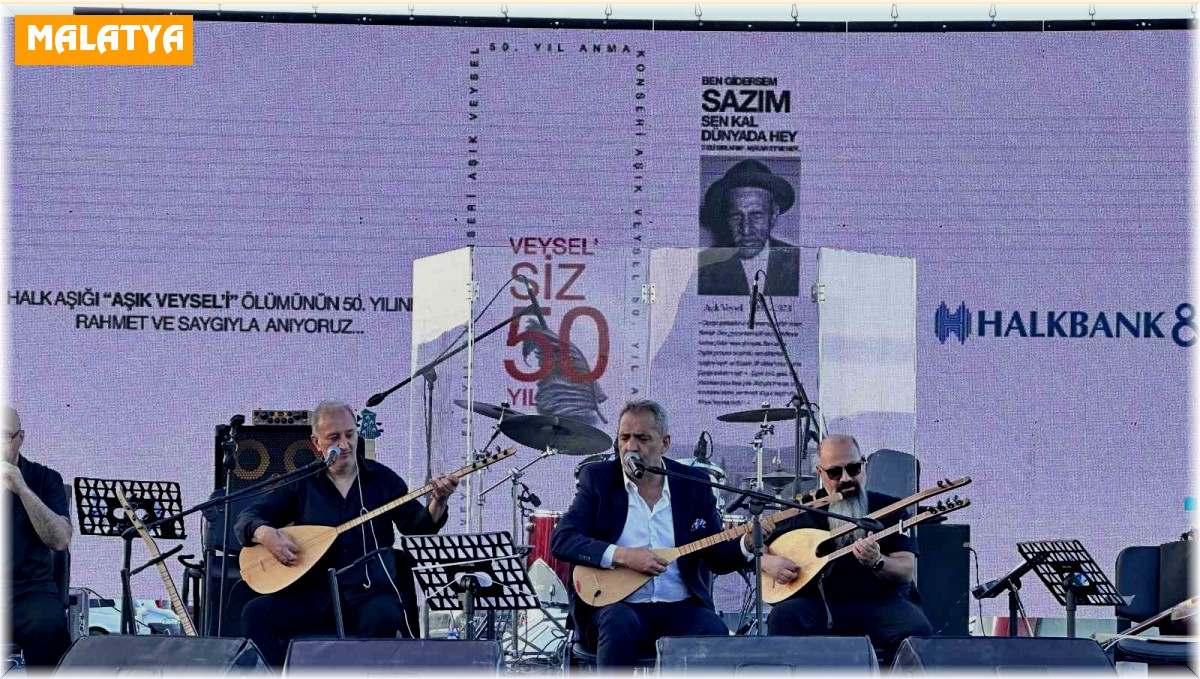 Yavuz Bingöl 'Aşık Veysel'siz 50 Yıl' turnesinde depremzedelerle buluştu