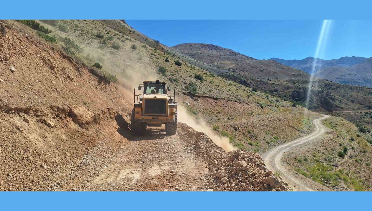 Yaylada üretilen tonlarca Tulum Peyniri at sırtında değil yeni yapılan yolla şehre ulaştırılacak