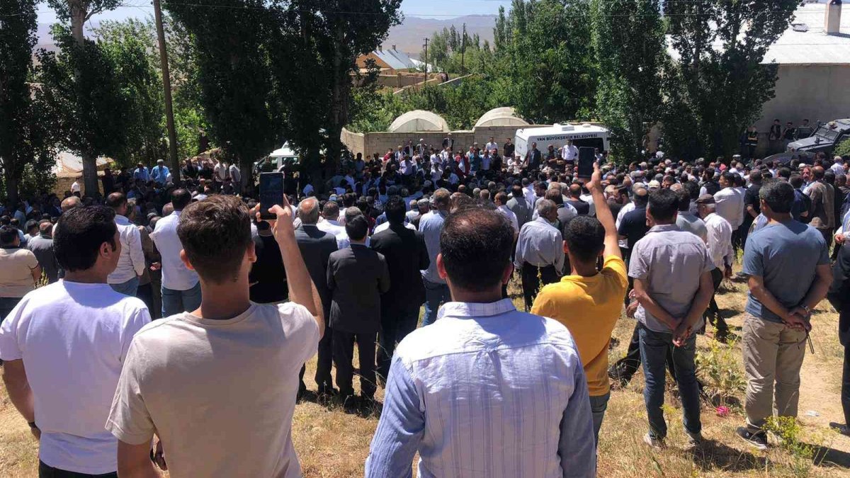 Yayladaki kavgada ölen 4 kişi toprağa verildi