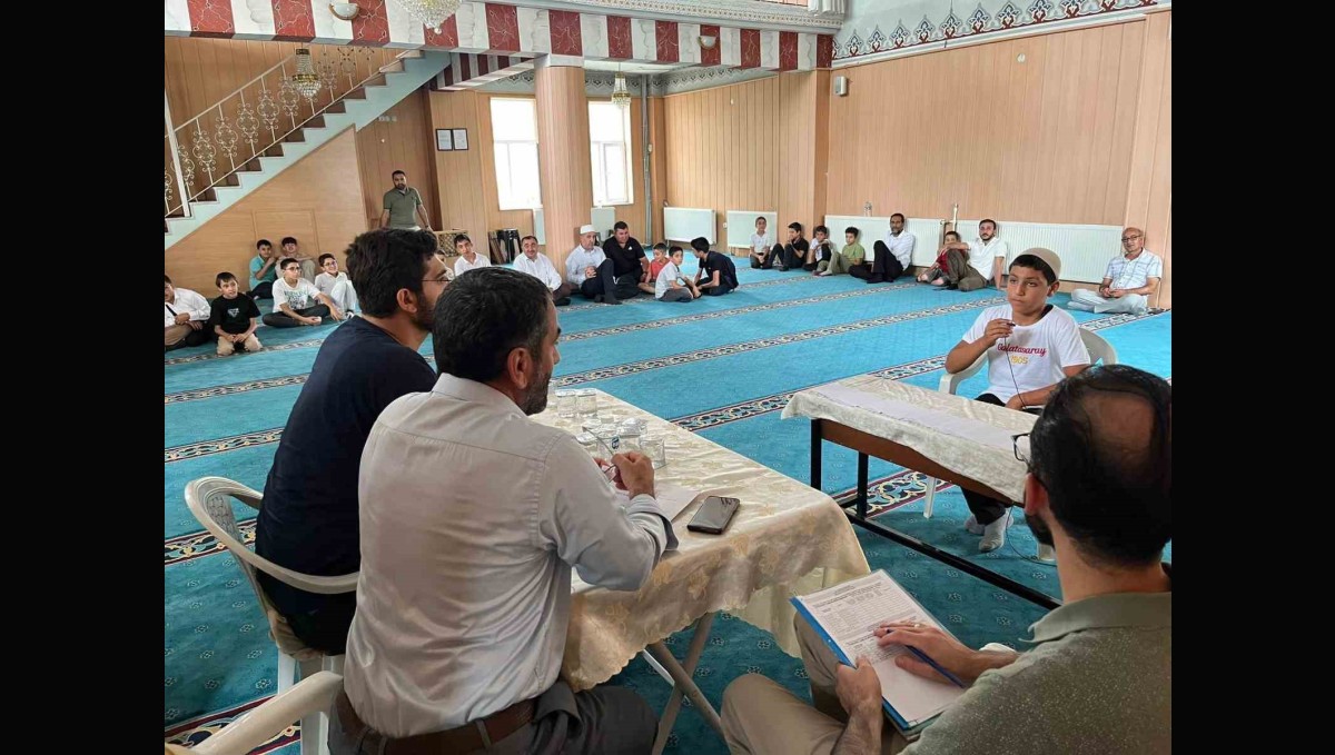 Yaz Kur'an Kursu öğrencileri arası 'Hadis ve süre' ezberleme yarışması düzenlendi