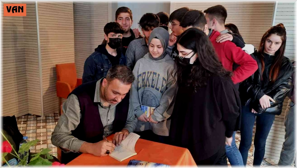 Yazar Hakan Pütün'den "Canınız Cennete" şiir ve türkü programı