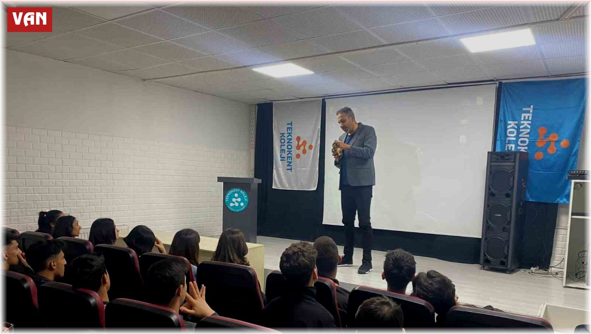 Yazar Hakan Pütün'den şiir ve söyleşi programı