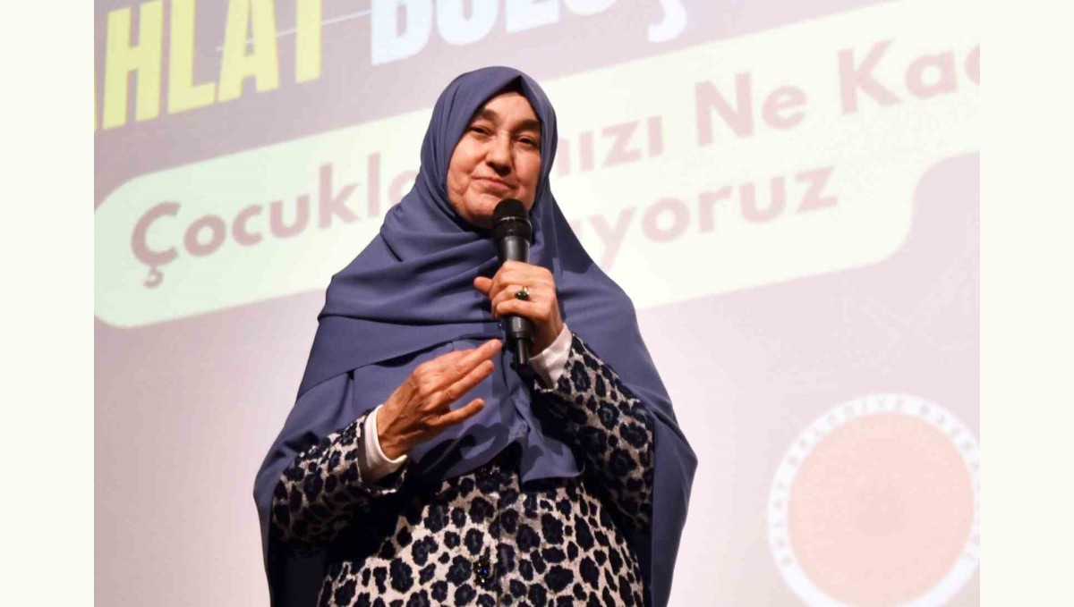 Yazar Saliha Erdim, Ahlat'ta söyleşide bulundu