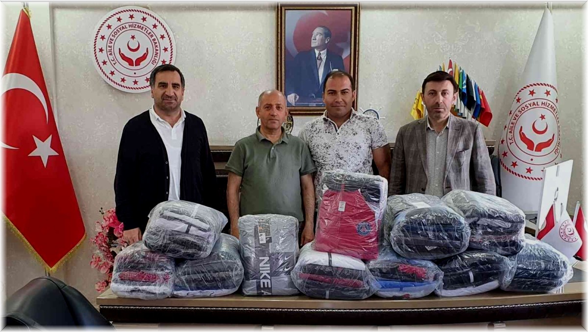 YDV Erzurum'dan gençlere bayram hediyesi: 55 takım eşofman