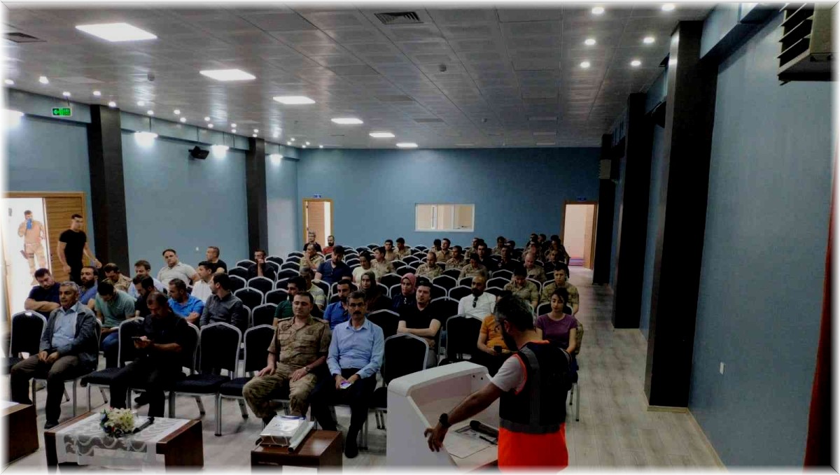 Yedisu'da 'Afet Farkındalık Eğitimi' verildi