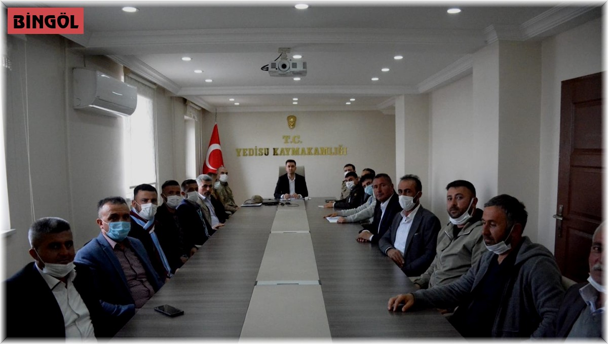 Yedisu'da muhtarları toplantısı yapıldı